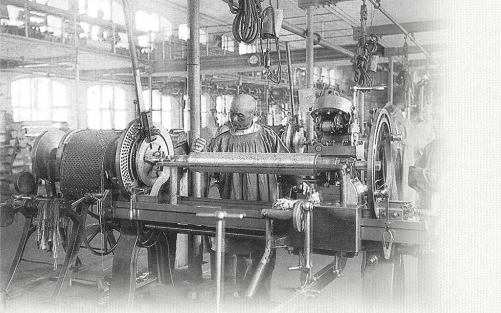 Нить в умелых руках  фото