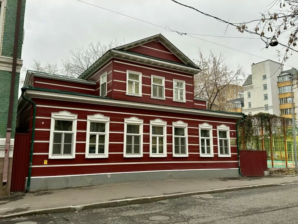 Третьяковская &mdash; Новокузнецкая: 250-летний петербуржец в Москве  фото