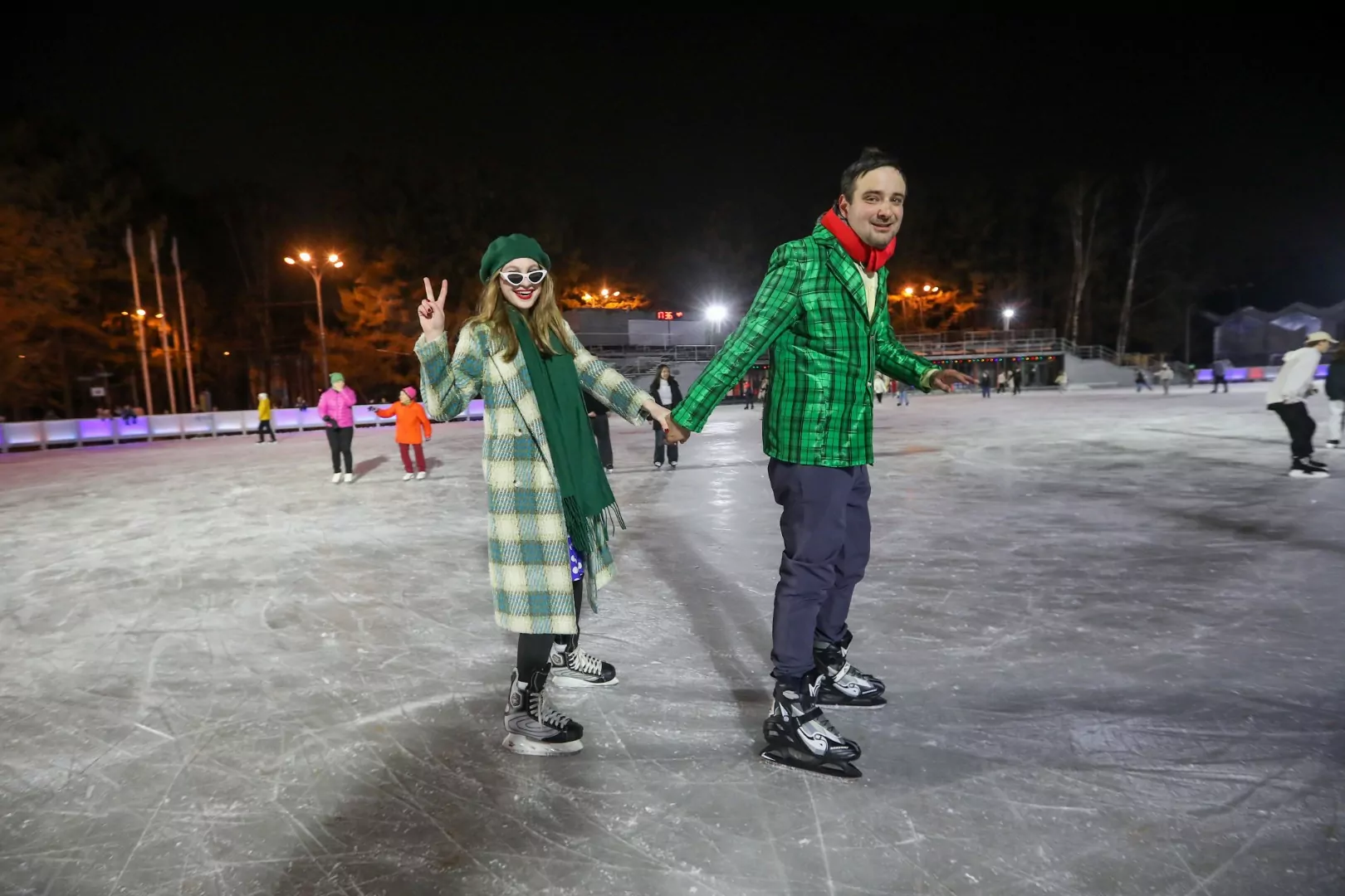 Новый год в традициях СССР: москвичей ждет &laquo;Голубой огонек&raquo;, фестиваль &laquo;Стиляги&raquo; и лыжная ретрогонка  фото