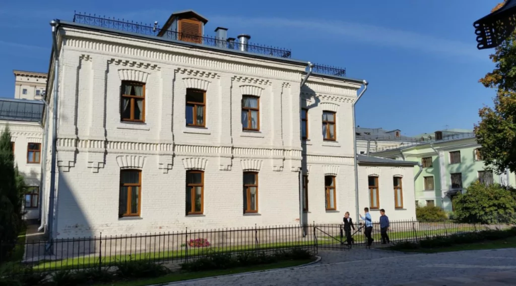 Третьяковская — Полянка: прошлое и настоящее Марфо-Мариинской обители милосердия Третьяковская — Полянка: прошлое и настоящее Марфо-Мариинской обители милосердия фото