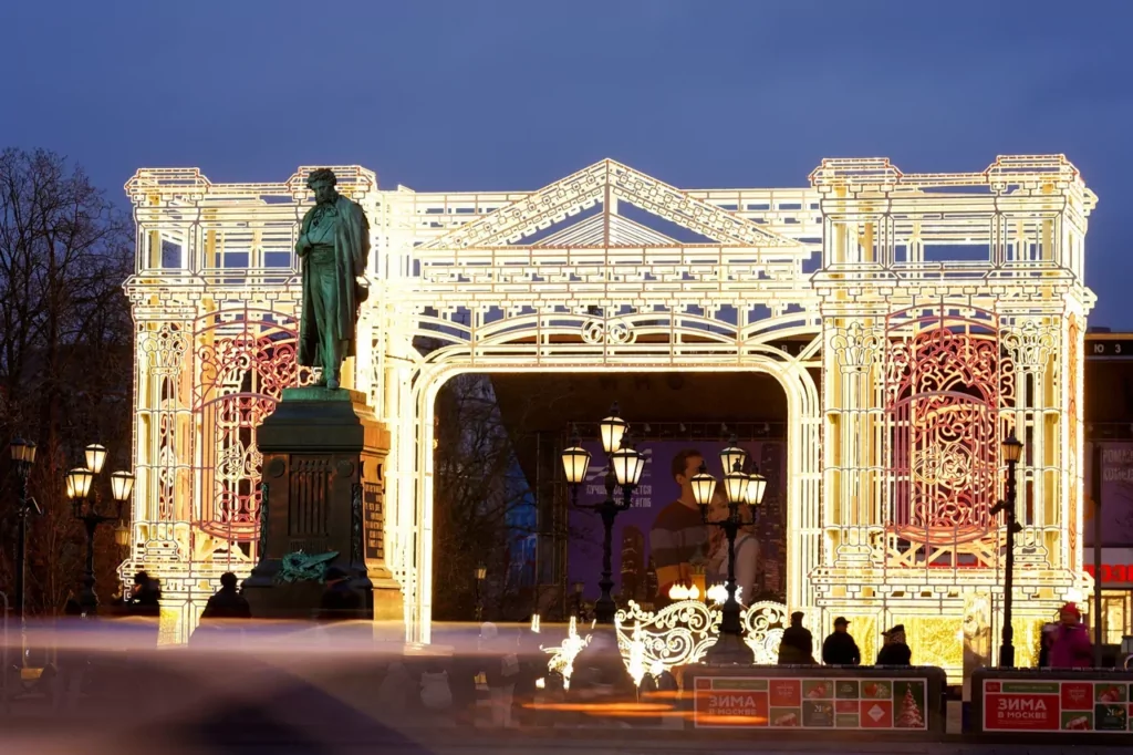 Хорошо не забытый «Старый»: почему мы празднуем два Новых Года Хорошо не забытый «Старый»: почему мы празднуем два Новых Года фото