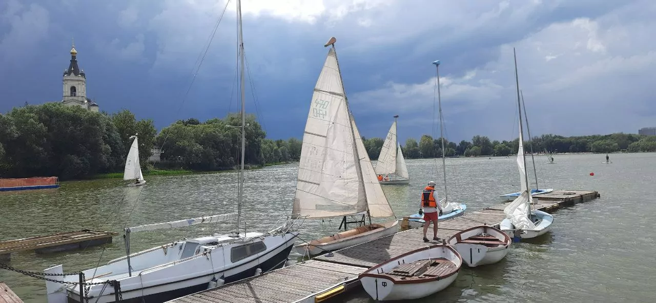Как в Косино-Ухтомском развивают парусный спорт Как в Косино-Ухтомском развивают парусный спорт фото