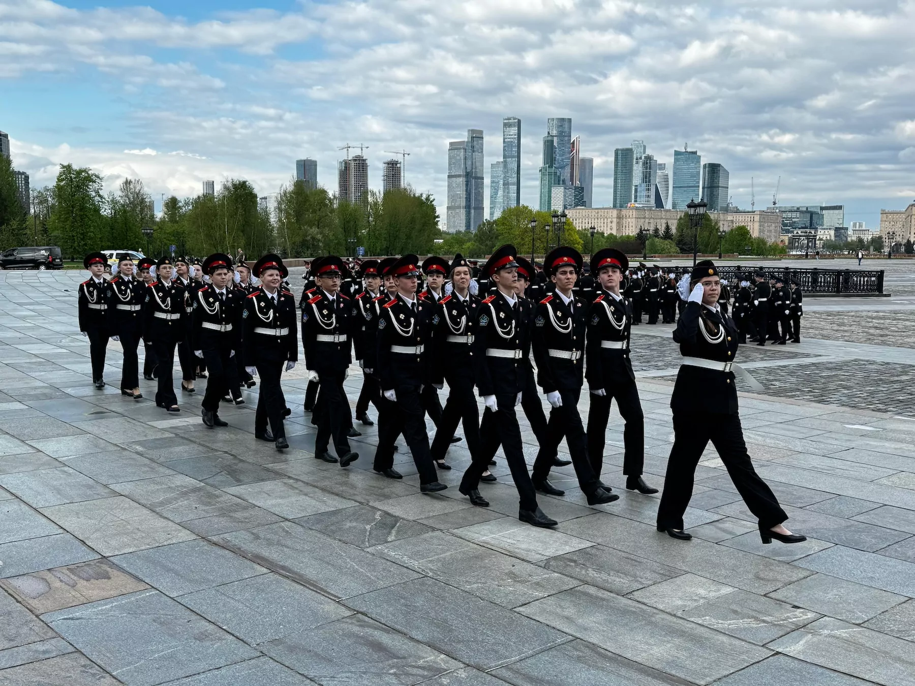 Кадеты Щербинки показали строевую выучку на Поклонной горе  фото