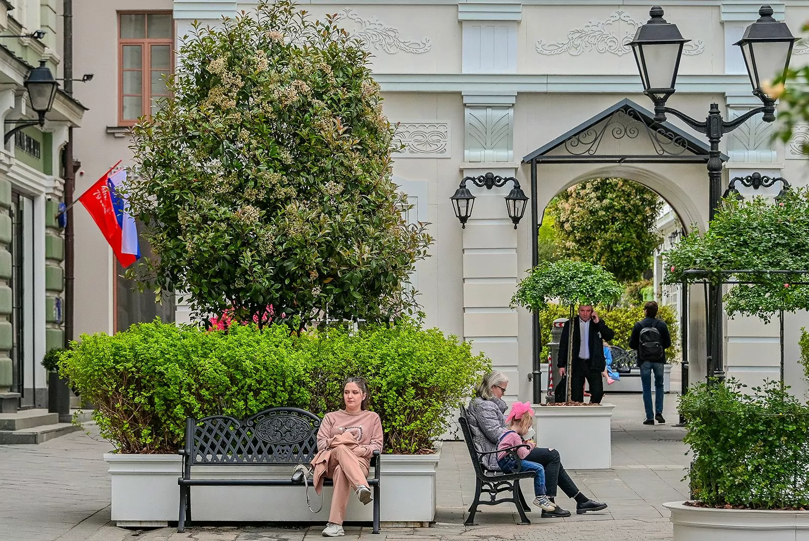 Живые краски города: в Москве продолжается фестиваль «Сады и цветы» Живые краски города: в Москве продолжается фестиваль «Сады и цветы» фото
