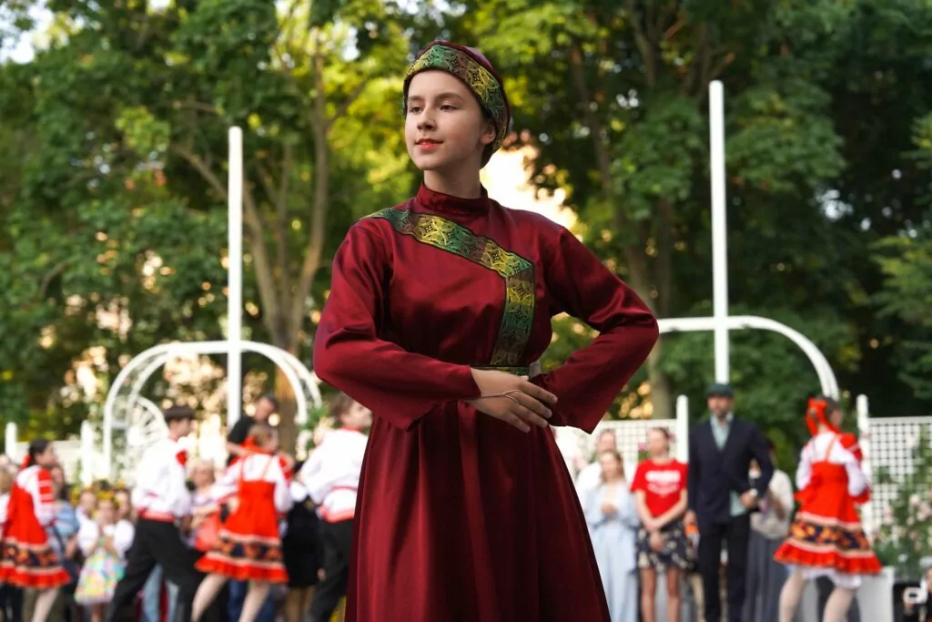 1500 ритмов лета: на Чистопрудном бульваре определили лучших юных танцоров столицы  фото