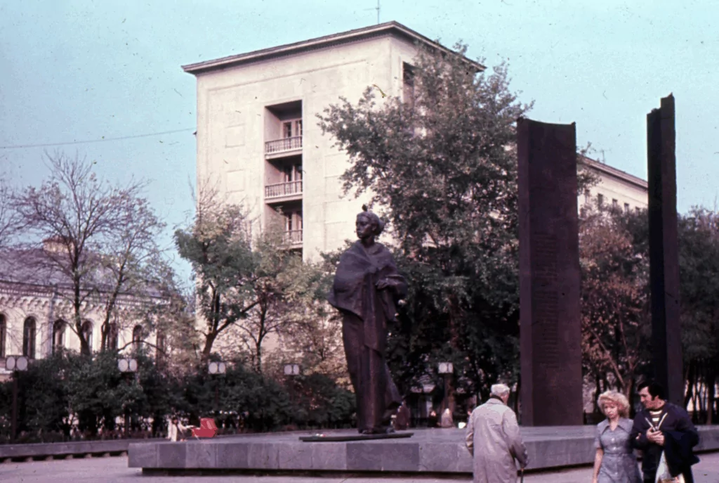 Тверская — Чистые пруды: вторая часть маршрута по аллеям Бульварного кольца Тверская — Чистые пруды: вторая часть маршрута по аллеям Бульварного кольца  фото