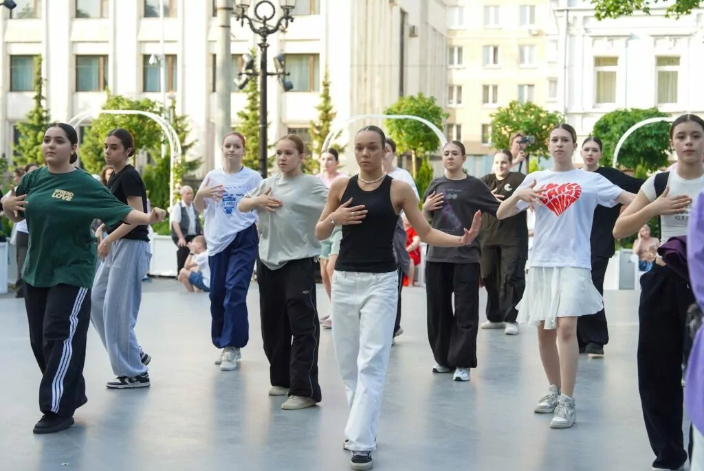 От танго до буги-вуги: гостей ждут на ярком празднике закрытия проекта &laquo;Улица. Танцы&raquo;  фото