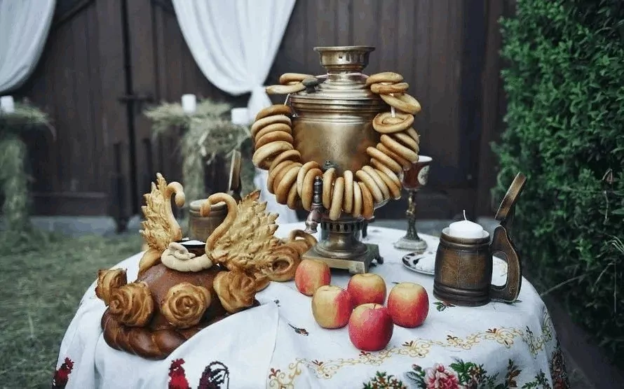 Народные гуляния «Русский двор» устроят в Ивановском Народные гуляния «Русский двор» устроят в Ивановском фото