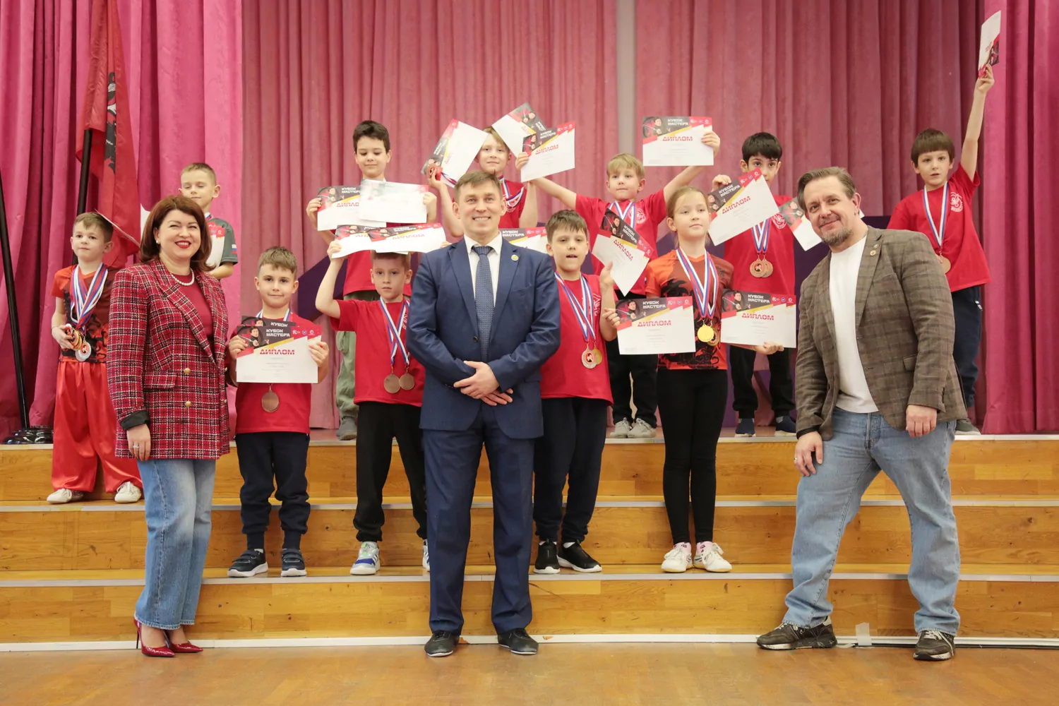 Турнир по кунг-фу «Кубок мастера» с участием сотни спортсменов из разных регионов России прошел в Головинском Турнир по кунг-фу «Кубок мастера» с участием сотни спортсменов из разных регионов России прошел в Головинском фото