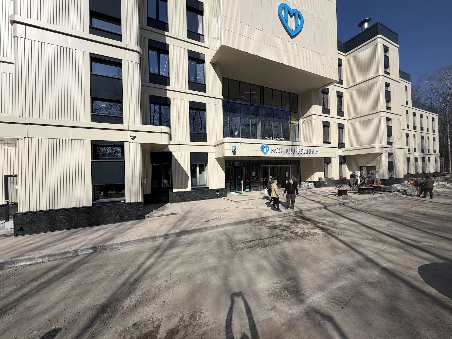 Депутат Госдумы Дмитрий Саблин рассказал о ходе строительства поликлиники в Троицке  фото