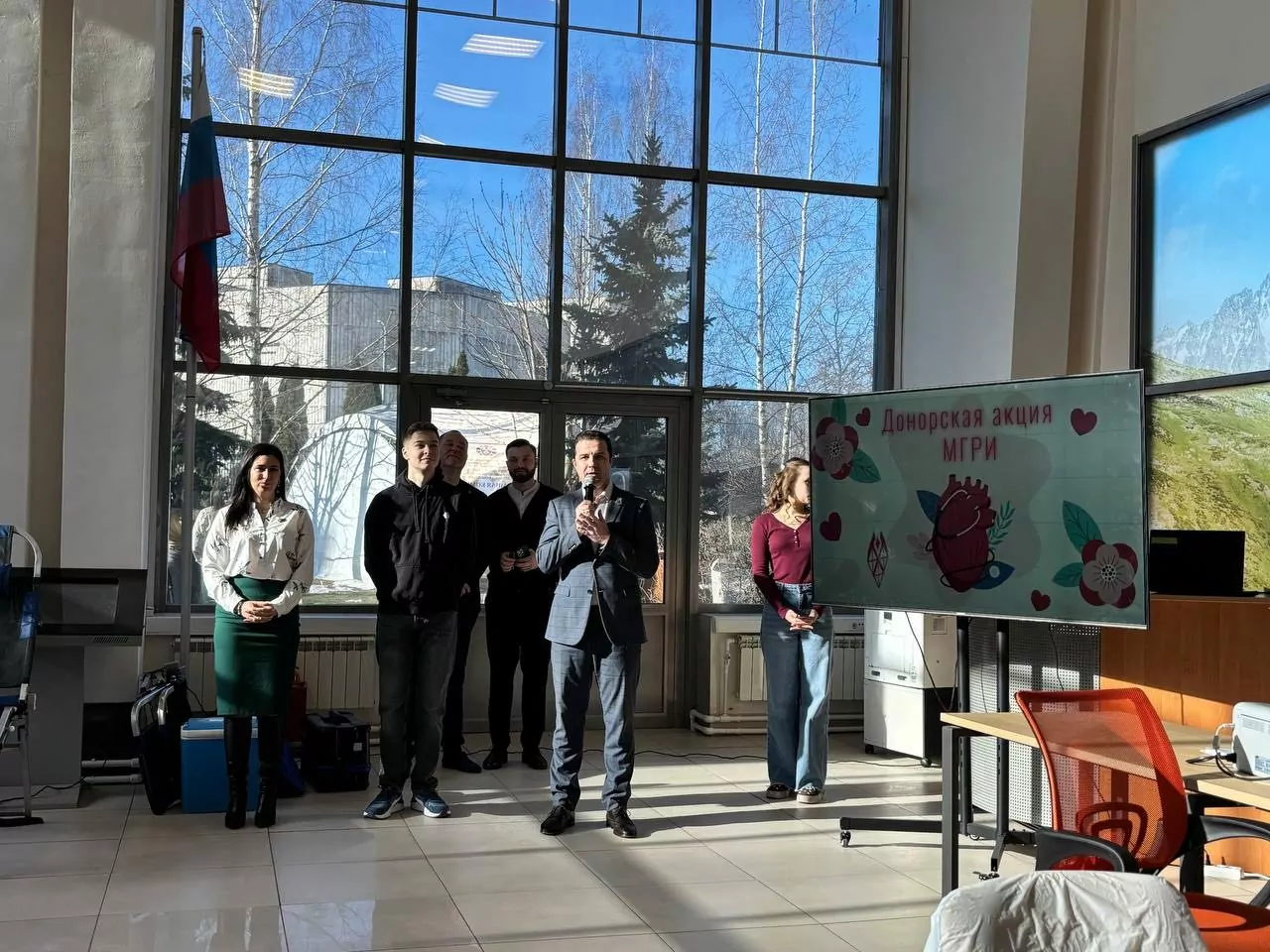 Студенты-геологи присоединились к донорской акции в ЮЗАО Студенты-геологи присоединились к донорской акции в ЮЗАО фото