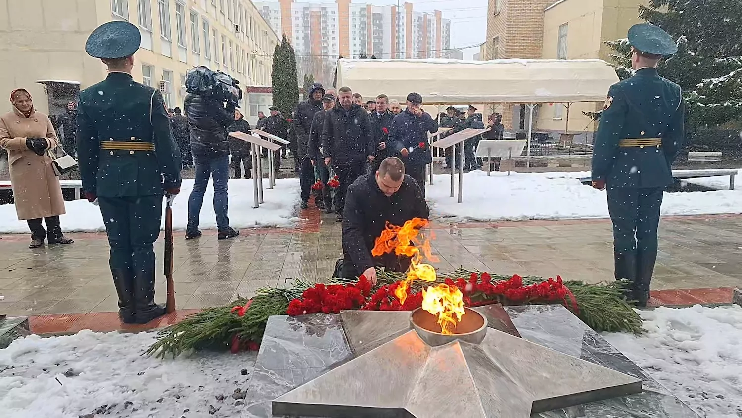 В Митино открыли мемориал Доблести в память о защитниках Отечества  фото