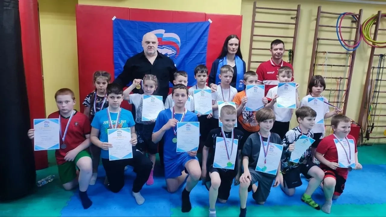 Депутат Государственной думы РФ Владислав Третьяк напутствовал спортсменов на турнире по восточным единоборствам  фото