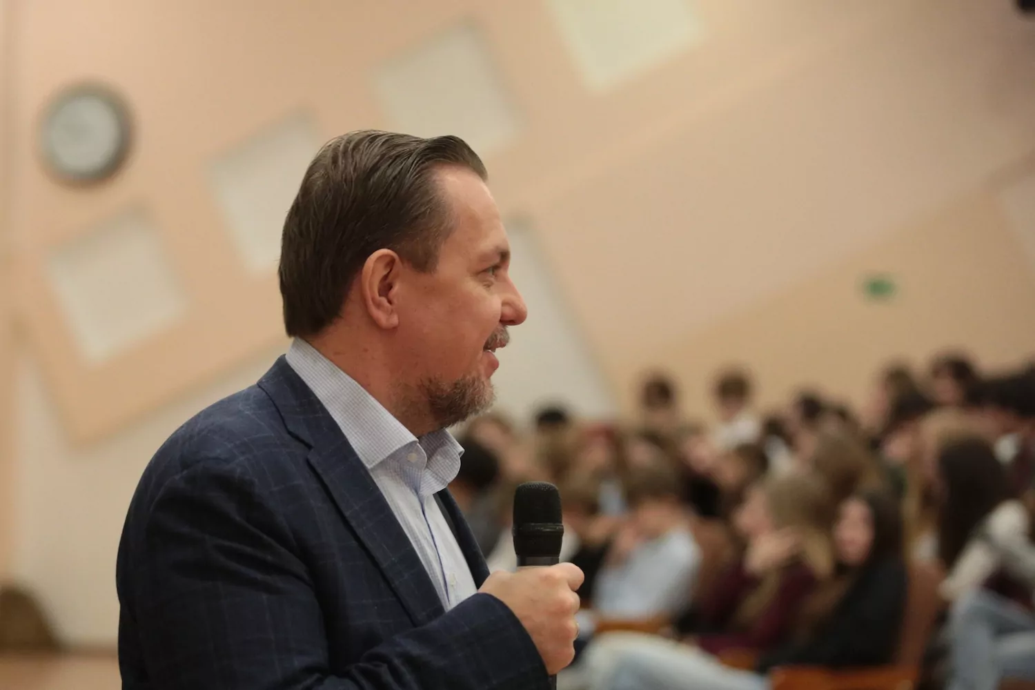 Член Общественной палаты РФ Александр Асафов провел для школьников Куркино встречу из цикла «Разговоры о важном» Член Общественной палаты РФ Александр Асафов провел для школьников Куркино встречу из цикла «Разговоры о важном» фото