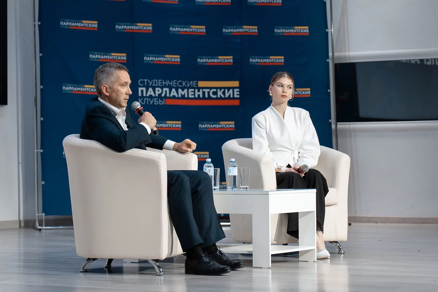Журналист Олег Леонов рассказал студентам о роли общественной деятельности в построении успешной карьеры  фото