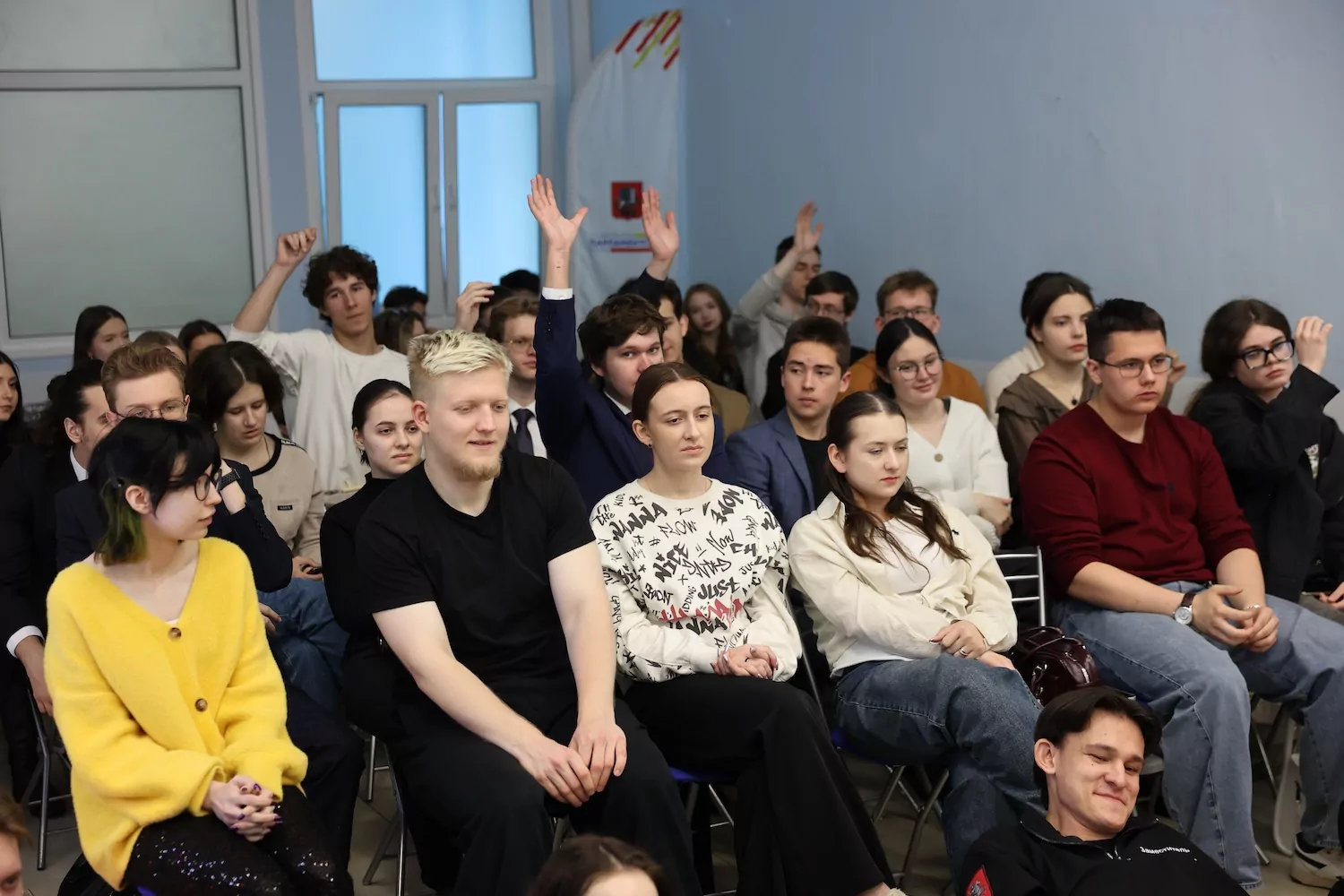 Студенческие парламентские клубы открыли летний сезон «ПолитПикников» Студенческие парламентские клубы открыли летний сезон «ПолитПикников» фото