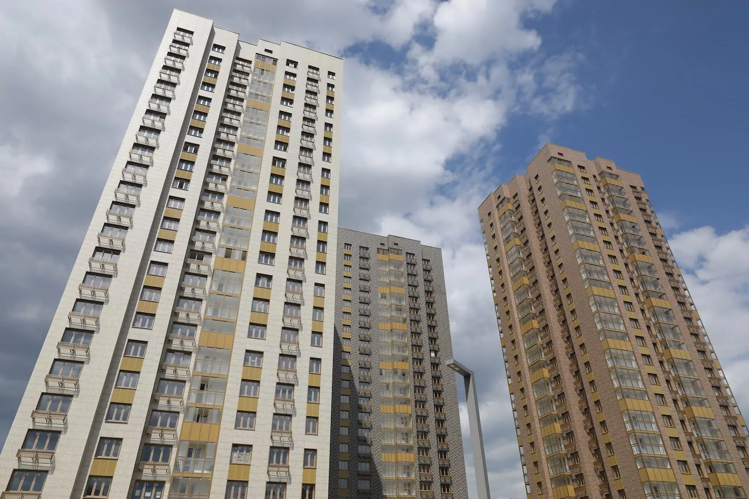Эльдар Шарипов осмотрел квартиры будущих жильцов в новом доме по реновации в районе Коптево  фото