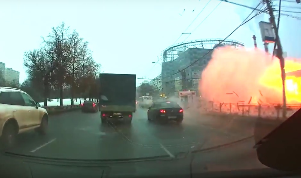 Момент взрыва на «Коломенской» попал на видеорегистратор, фото