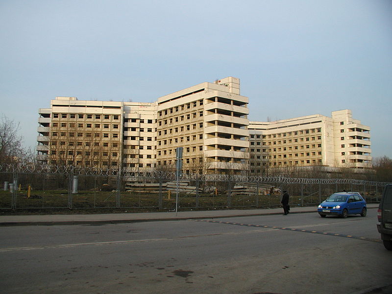 В Москве снесут недостроенную Ховринскую больницу, фото