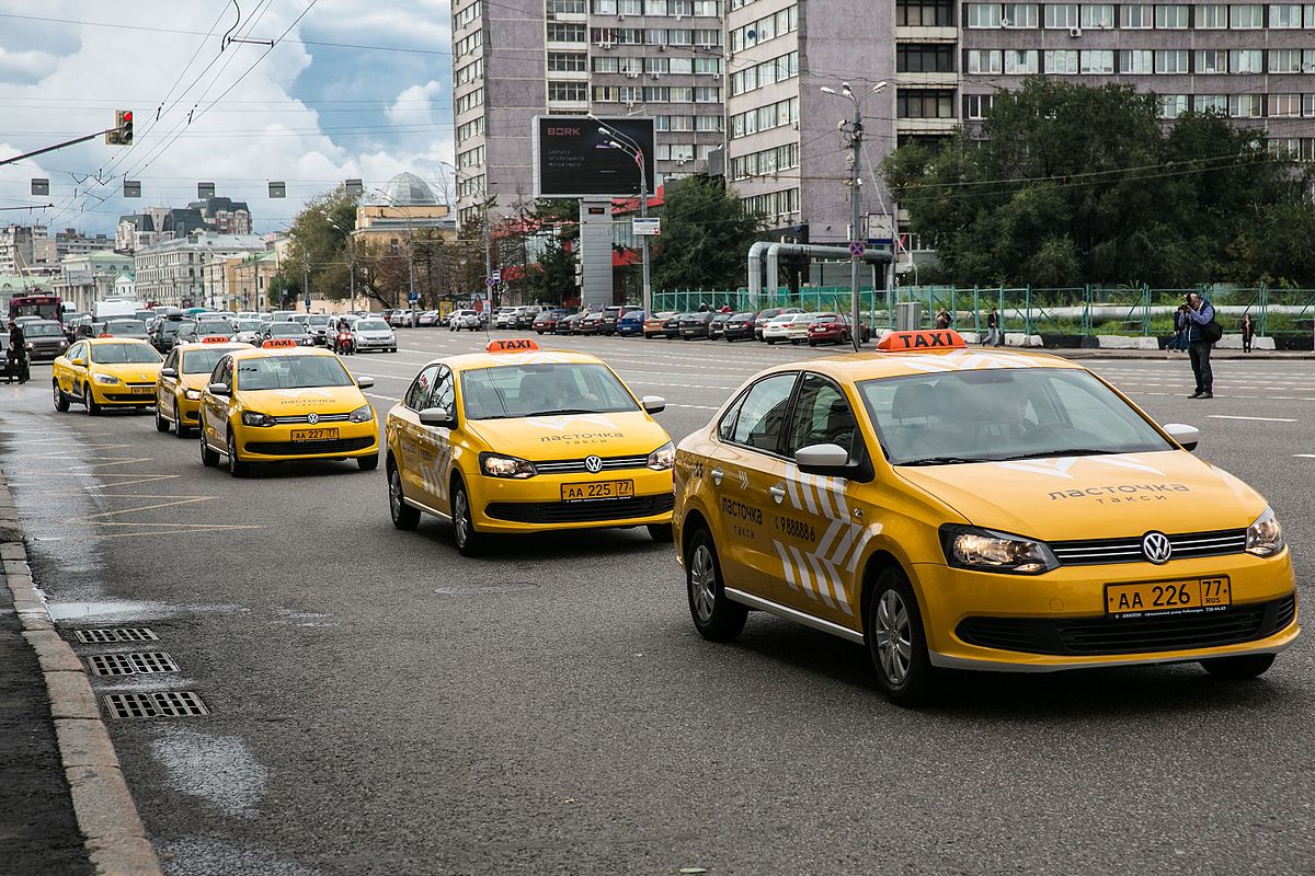 В Москве могут ввести «проездные» на Uber и Gett такси, фото