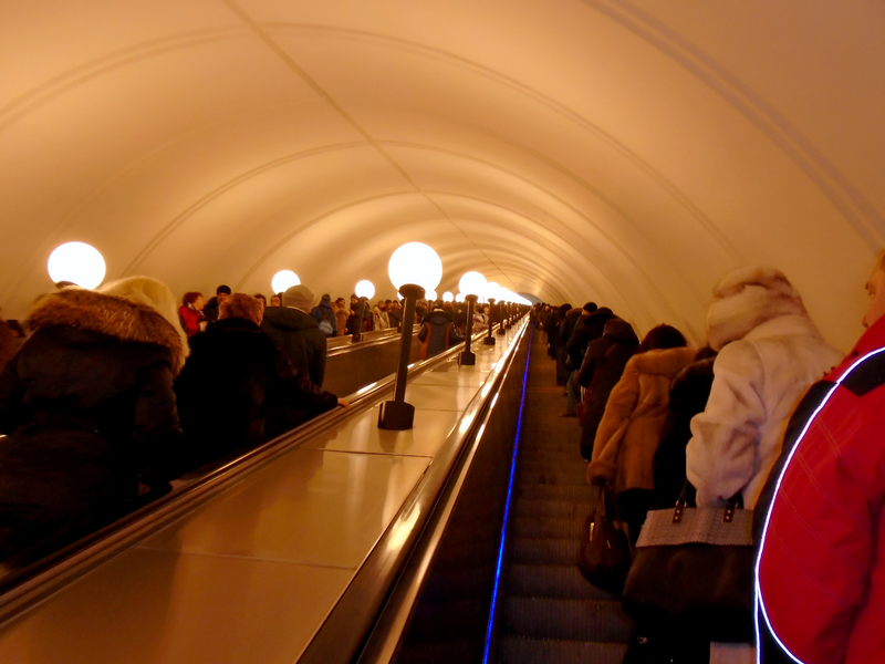 Службы московского метро переведены на усиленный режим из-за непогоды, фото