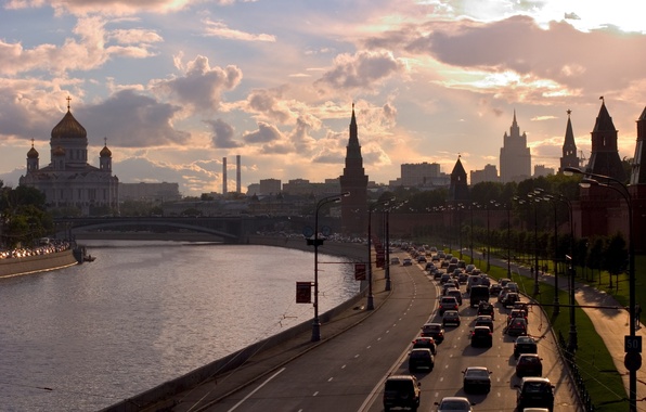 Собянин: Москвичи стали терять в пробках на четверть меньше времени, фото