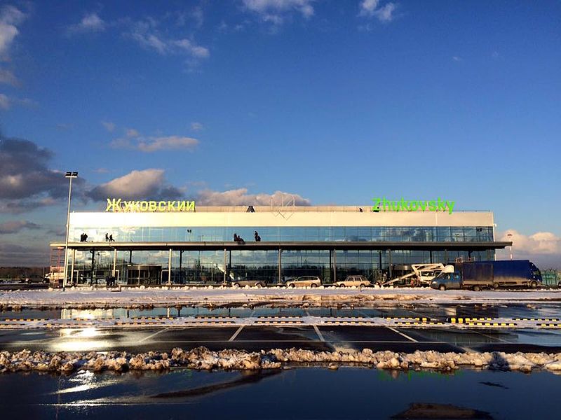 В аэропортах Москвы 10 января отменены более 30 рейсов, фото