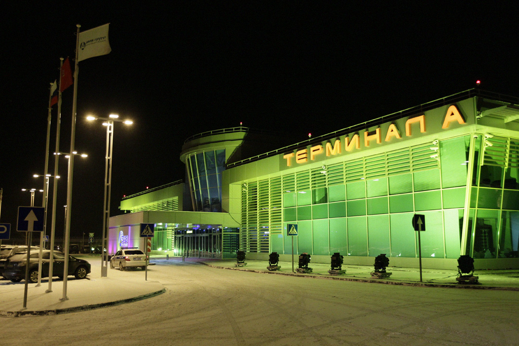 В аэропортах Москвы отменили 42 рейса, фото