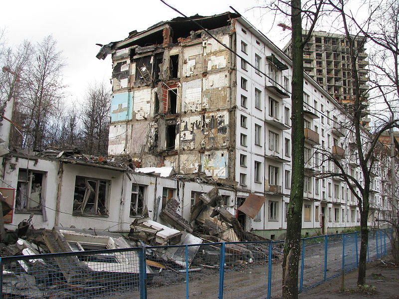 Муниципальные депутаты предлагают продолжить программу сноса пятиэтажек в Москве, фото