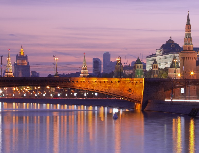 В Москве реконструируют Большой Москворецкий мост, фото