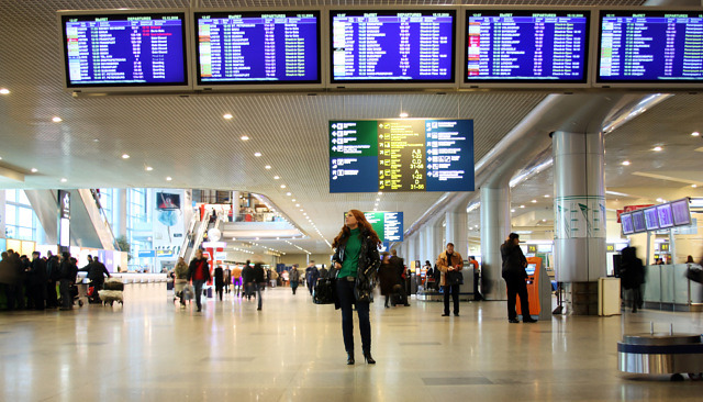 Более 20 рейсов задержали и отменили в аэропортах Москвы, фото