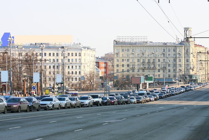 В центре Москвы с 20 марта ограничат движение транспорта, фото