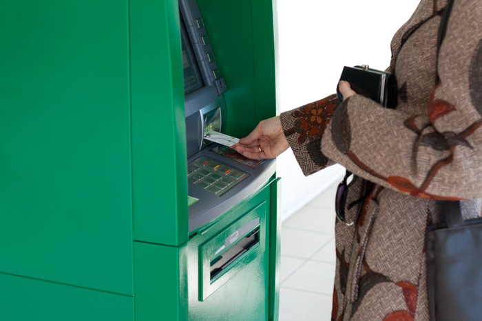 Российские банкоматы атаковал неуязвимый вирус-код, фото