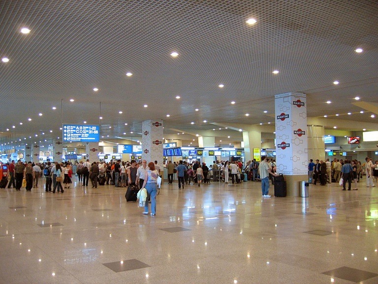 Более 20 рейсов задержано и отменено в аэропортах Москвы‍, фото