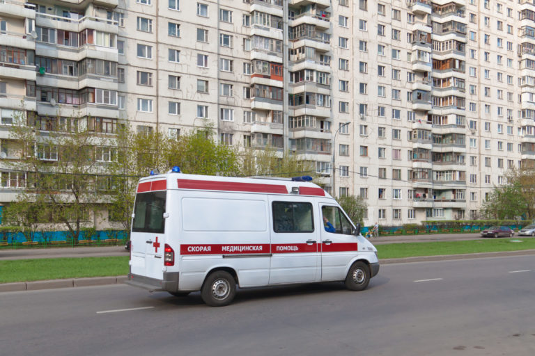 В Москве машины бригад скорой помощи оснастят QR-кодами, фото