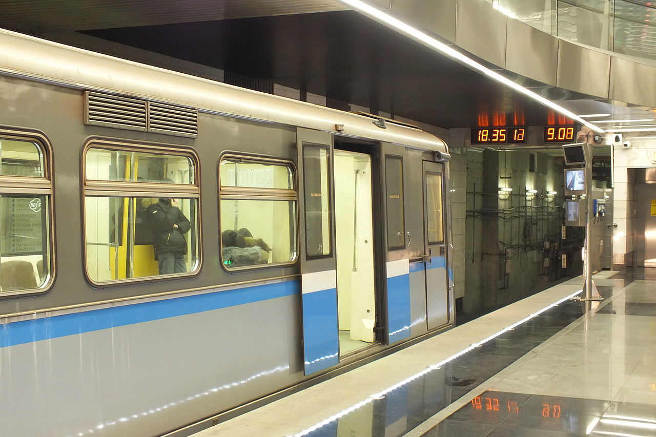 В Москве проверят 1,6 тыс вагонов метро с климат-контролем, фото