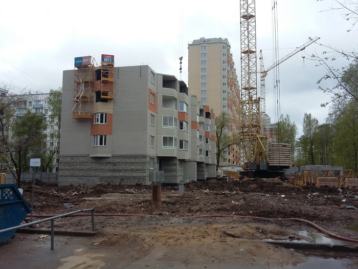 Мосгордума приняла закон о защиты прав москвичей при реновации, фото