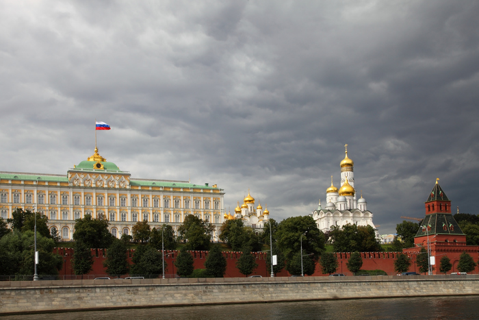 В Москве ожидают резкое падение атмосферного давления, фото