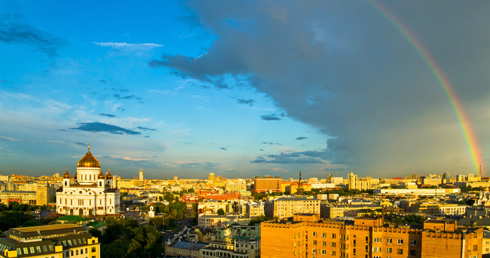 До конца весны в Москве ожидаются дожди, грозы и порывистый ветер, фото