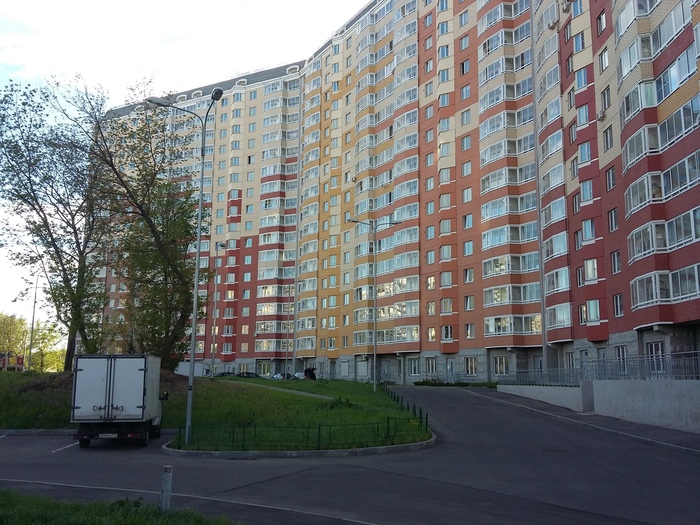Собянин предсказал падение цен на квартиры в Москве из-за реновации, фото