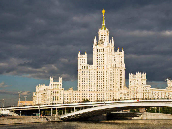В Москве объявлен «желтый» уровень опасности из-за сильного ветра, фото