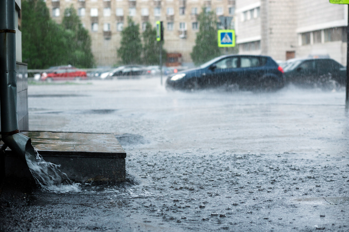 «Желтый» уровень погодной опасности объявлен в Москве на 29 июля, фото
