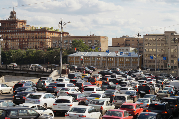 В Москве начали выдавать автомобильные номера серии «799», фото