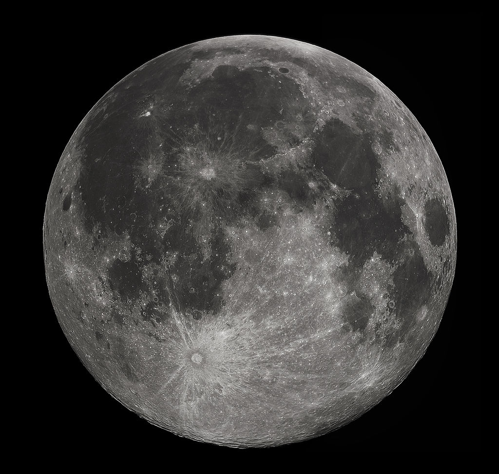 Жители и гости Москвы 7 августа смогут увидеть «кровавую» луну, фото
