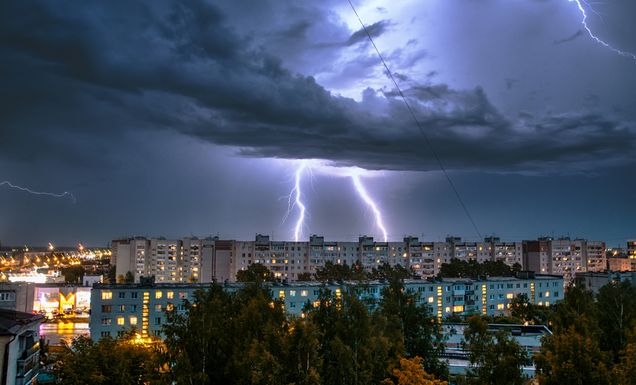 В Москву идут дожди с грозами и сильным ветром, фото