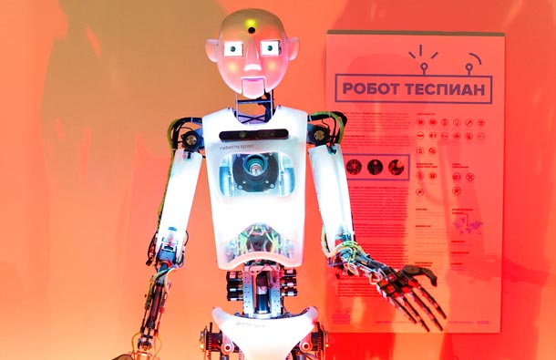 Первый в мире робо-рэп-баттл прошел в Москве, фото