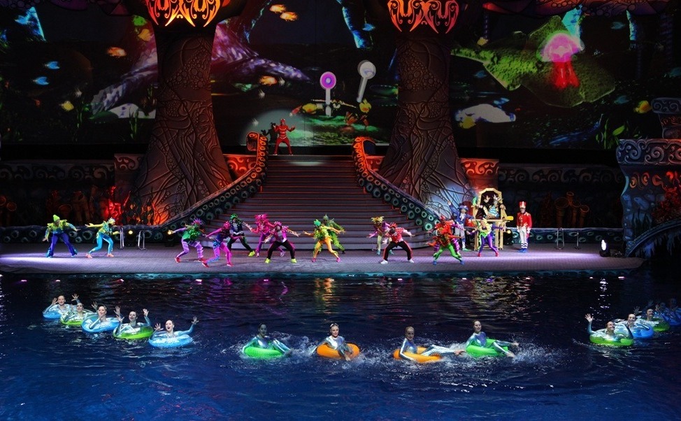 Цирковое водное шоу «Пираты подземного моря!» в СК «Олимпийский», фото