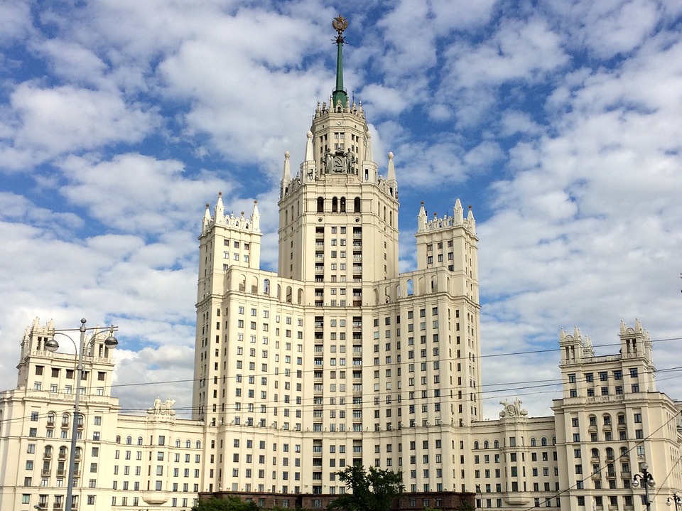 Самое интересное за неделю: логотип Москвы, новый формат экс­курсий и ресторан в стиле 60‑х, фото