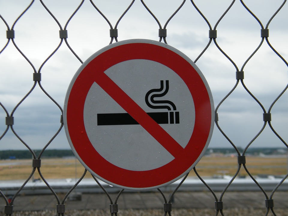 Самое интересное на неделе: запреты на курение, религиозный гид и Рождественский бульвар, фото