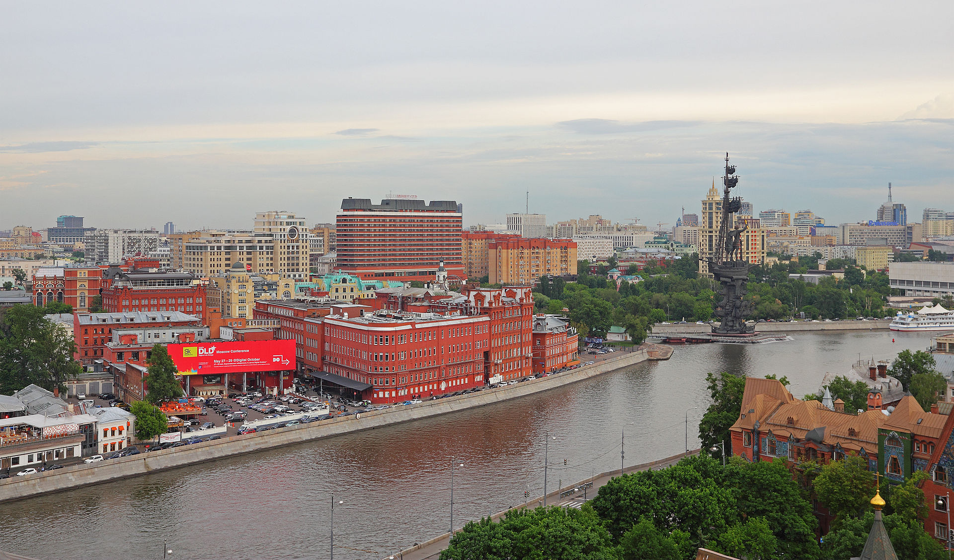 В 2018 году по Москве-реке начнут курсировать 10 речных кабриолетов, фото